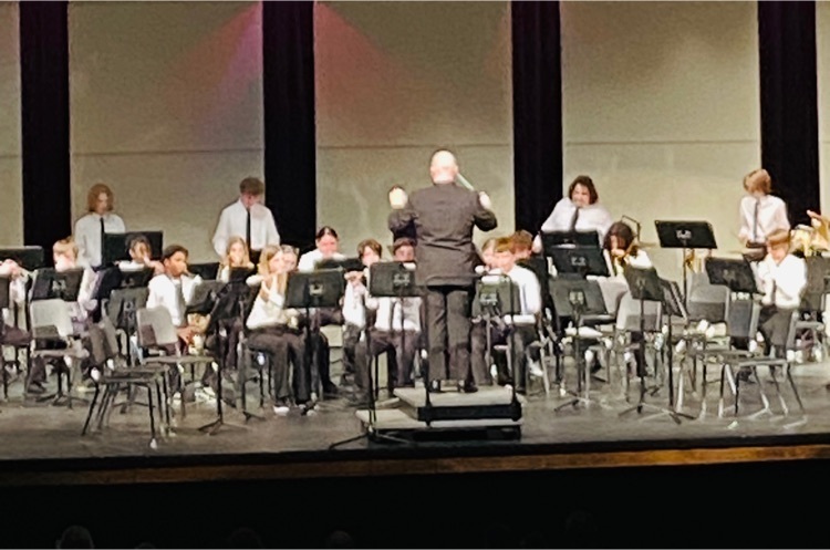 Rogers MS Band performs.